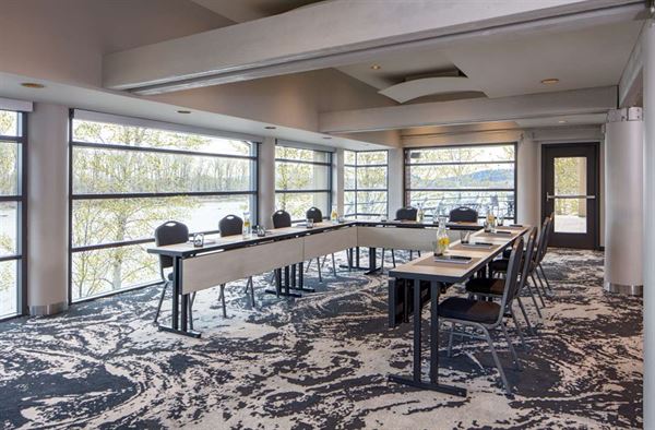 River's Edge Hotel