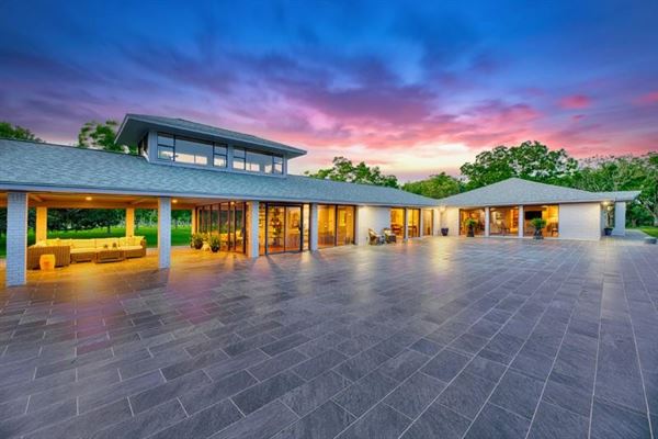 Fantastic Resort & Venue