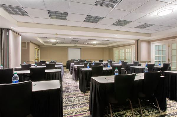 La Quinta Inn & Suites Raleigh Durham Intl AP