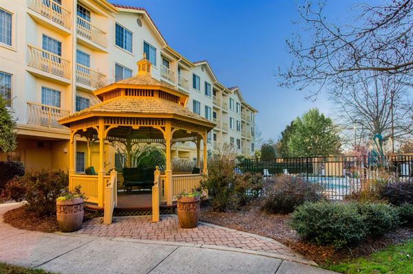 La Quinta Inn & Suites Raleigh Durham Intl AP