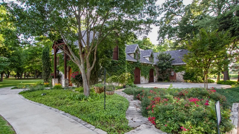 Chapel in the Vineyard