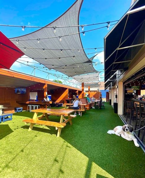 Sonny's Patio Pub and Refuge