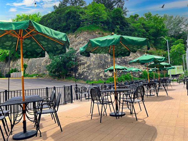 Crooked Pint Ale House