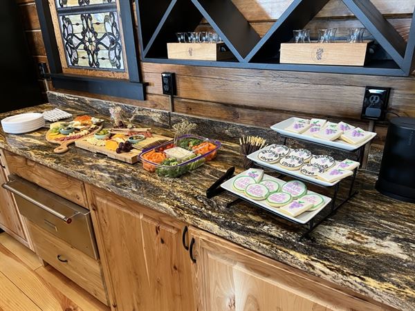 Bridging Vines Winery & Brewery