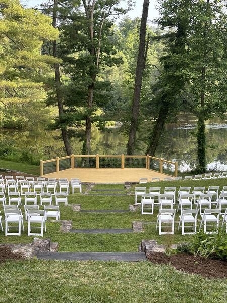 Treska's on Highland Lake