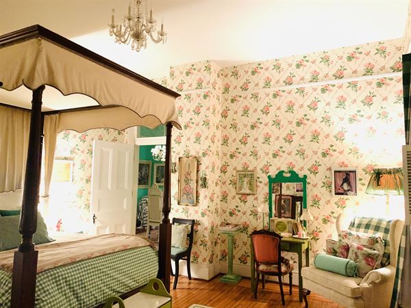 Canal St. Bed and Breakfast