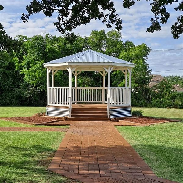 Cross Timbers Winery