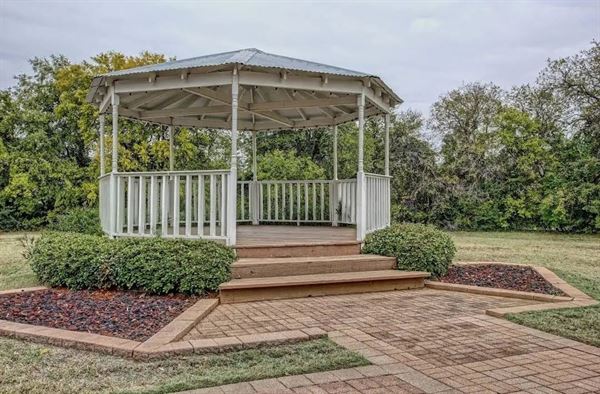 Cross Timbers Winery