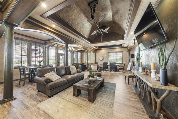 Vacay Time Lodge at Tiki Island