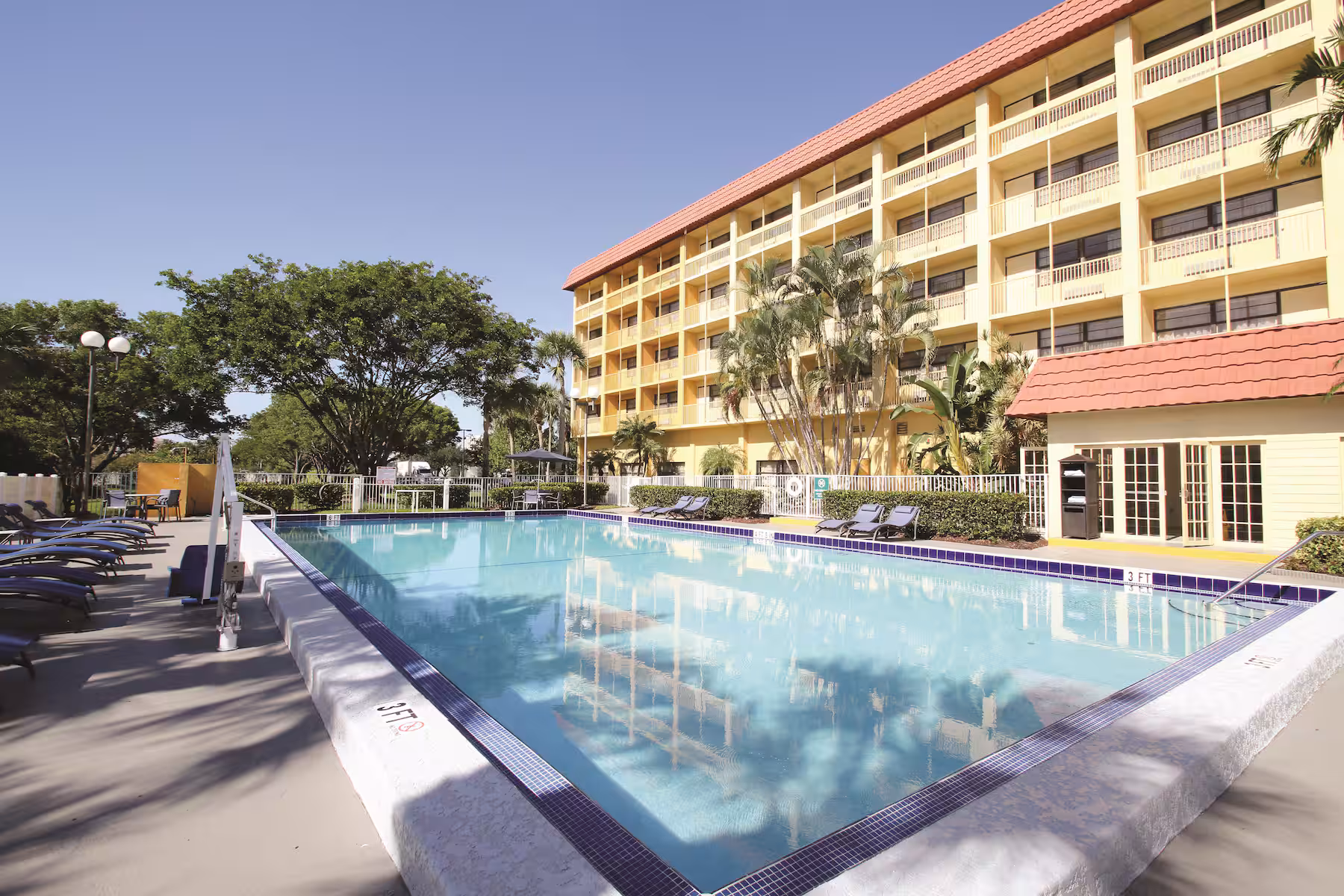 La Quinta Inn & Suites Coral Springs University Dr