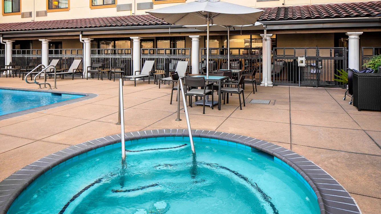 Courtyard Houston-West University