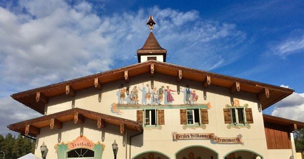 Leavenworth Festhalle