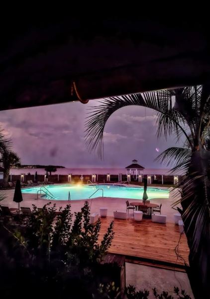 Melrose Oyster House & Beach Club