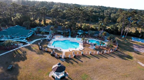 Melrose Oyster House & Beach Club