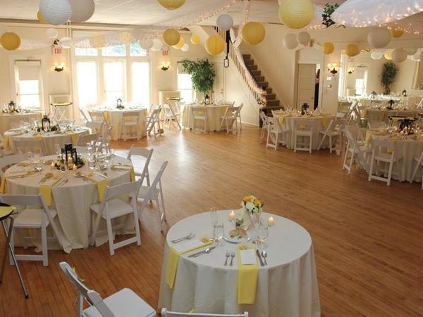 Englewood Carriage House