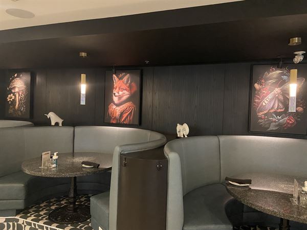 Charcoal & Woodz at Holiday Inn & Suites Cloverdale Surrey