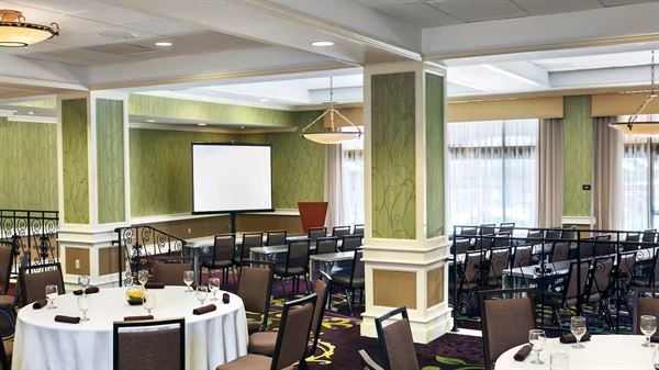 DoubleTree by Hilton Hotel Sonoma Wine Country