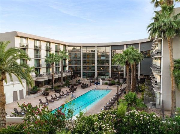Embassy Suites by Hilton Phoenix-Biltmore
