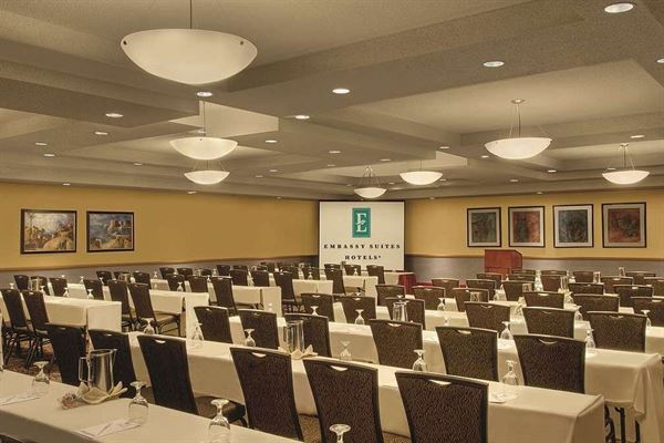 Embassy Suites by Hilton Phoenix-Biltmore