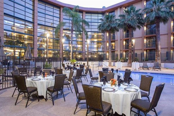 Embassy Suites by Hilton Phoenix-Biltmore