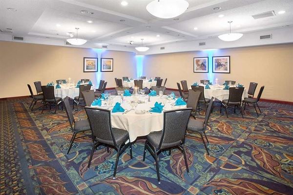 Embassy Suites by Hilton Phoenix-Biltmore