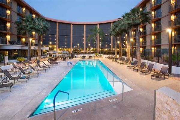 Embassy Suites by Hilton Phoenix-Biltmore