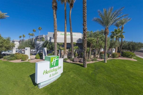 Holiday Inn Hotel & Suites Phoenix Airport North