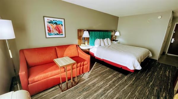 Hampton Inn & Suites Pensacola I-10 North at University Town Plaza