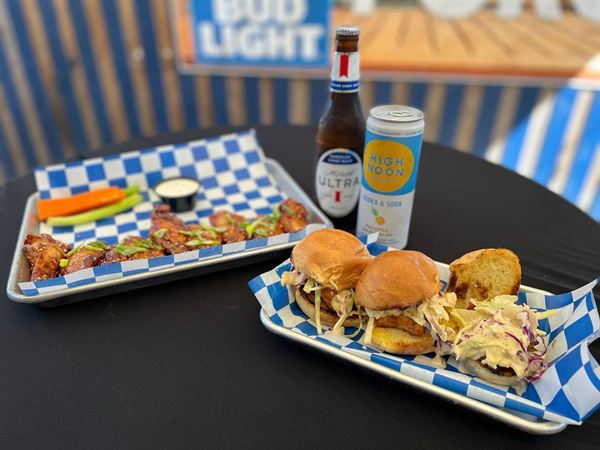 Localz Sports Bar & Grill