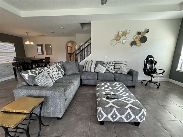 C'est la vie Venue & Suits