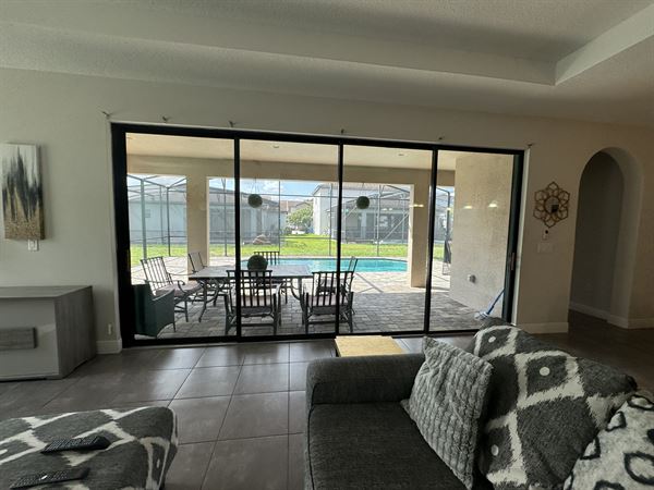 C'est la vie Venue & Suits