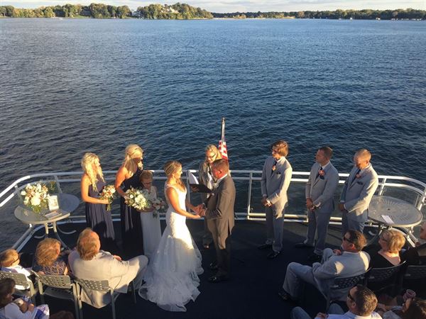 Al and Alma's Supper Club & Charter Cruises