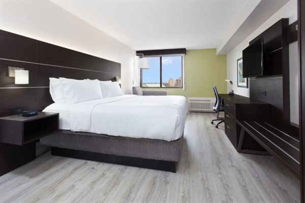Holiday Inn Express & Suites Mississauga-Toronto Southwest
