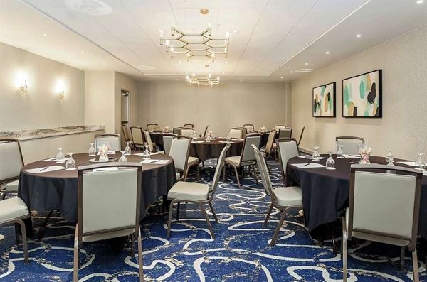 DoubleTree by Hilton Hotel Austin - University Area