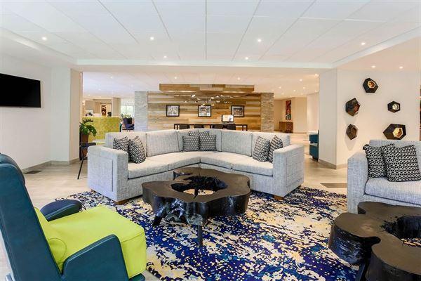 DoubleTree by Hilton Hotel Austin - University Area