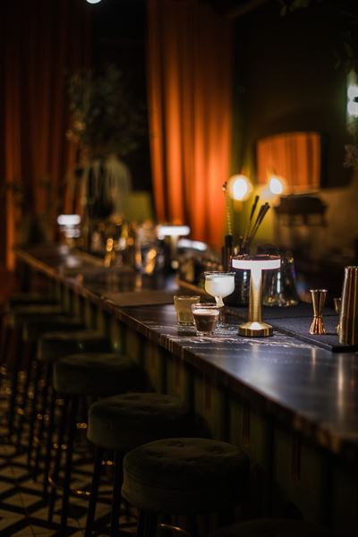 Trifecta: Glass - Art - Lounge