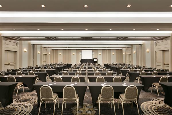 LaGuardia Plaza Hotel