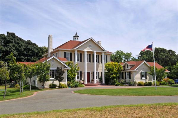 Suisun Valley Inn - Wedding Retreat