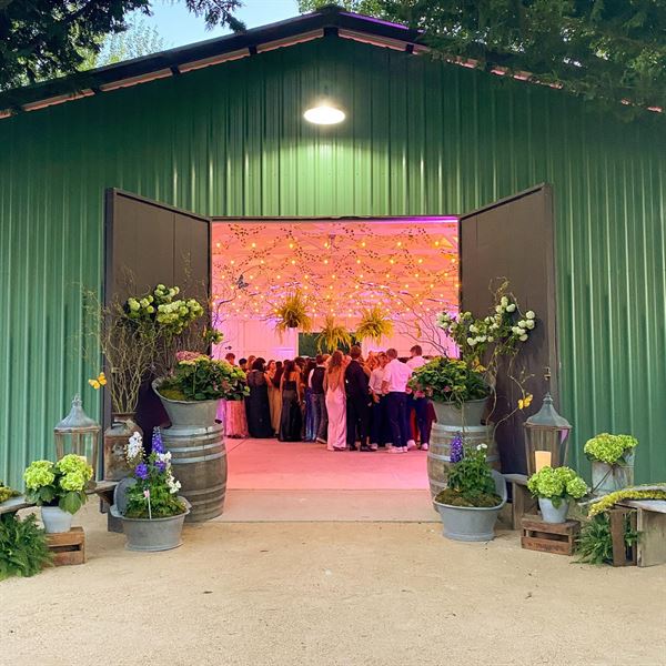 Hilltop Guest Ranch & Vineyards