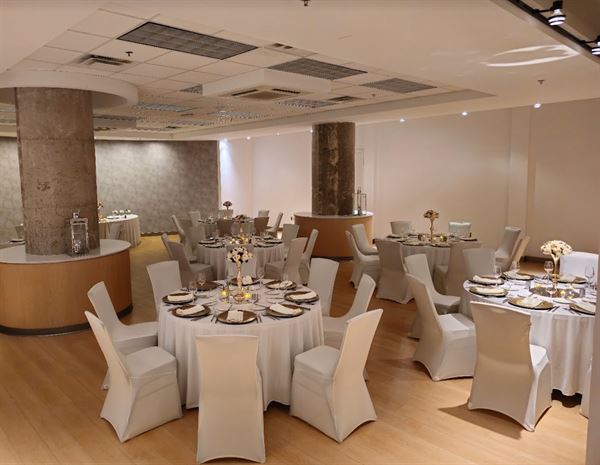 Aloft Dallas Downtown (The Pads)