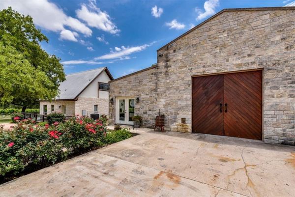 Hamilton Pool Vineyards and Farms