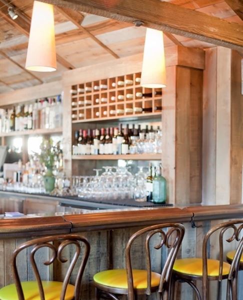 Angele Restaurant & Bar