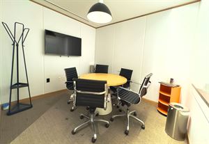 6C - 5 Person Meeting Space