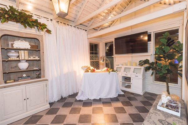 Vintage Magnolia House