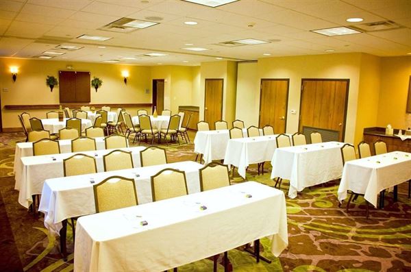 Hampton Inn & Suites College Station/US 6-East Bypass