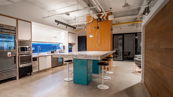 Corporate Suites at 880 3rd Avenue