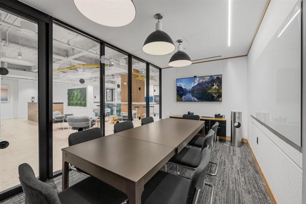 Corporate Suites at 880 3rd Avenue