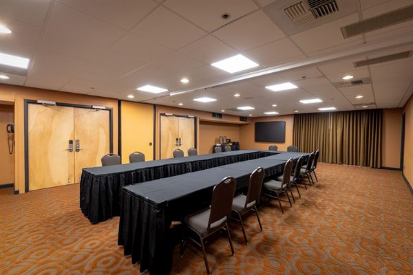 Mirabeau Park Hotel & Convention Center