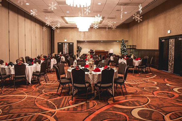 Mirabeau Park Hotel & Convention Center