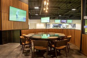 Captain's Table - Bar 19